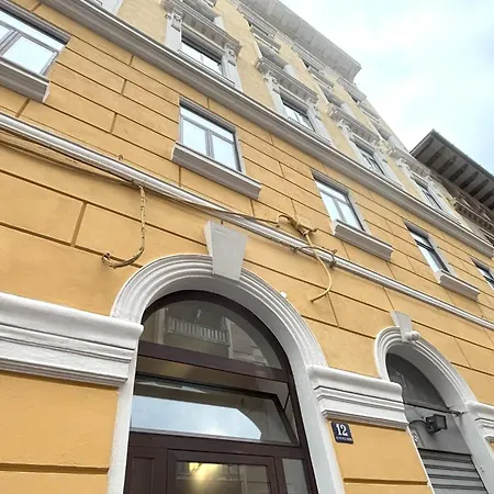 Casa Gardina - Reception Apartment Trieste
